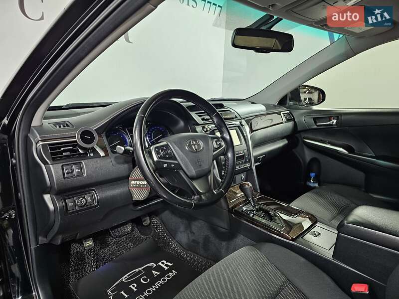 Седан Toyota Camry 2015 в Киеве фото 22 Седан Toyota Camry 2015 в Киеве