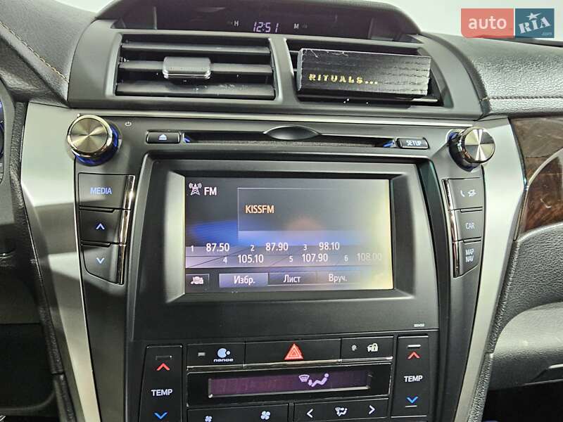 Седан Toyota Camry 2015 в Киеве фото 30 Седан Toyota Camry 2015 в Киеве
