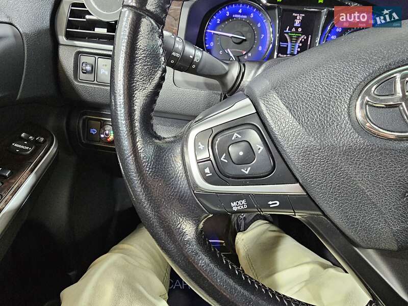 Седан Toyota Camry 2015 в Киеве фото 33 Седан Toyota Camry 2015 в Киеве