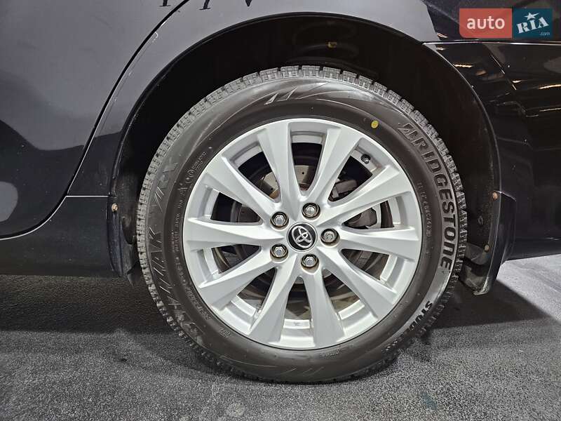 Седан Toyota Camry 2015 в Киеве фото 38 Седан Toyota Camry 2015 в Киеве