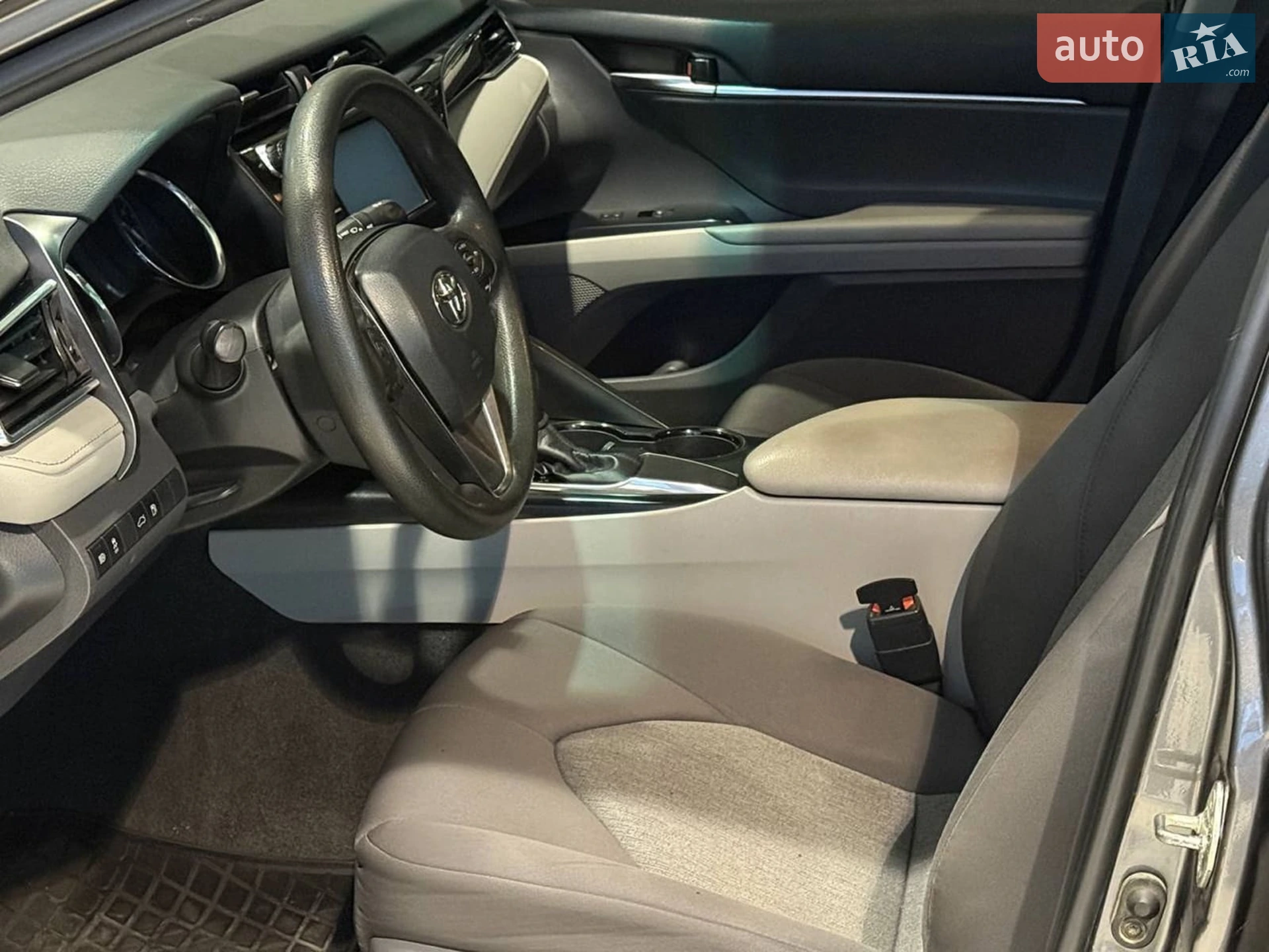 2018 Toyota Camry - мініатюра 9