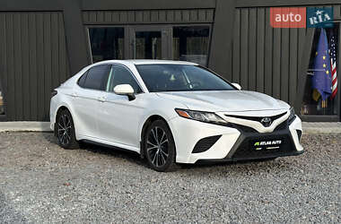 Седан Toyota Camry 2020 в Львове