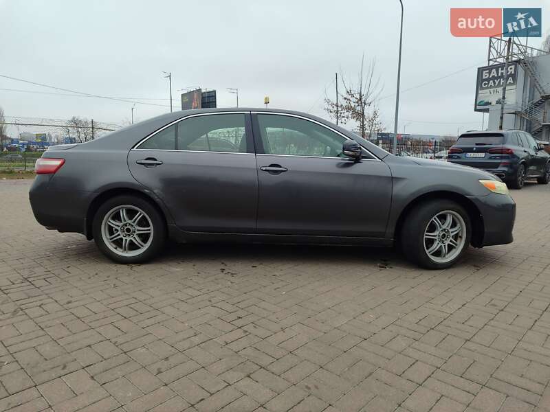 Седан Toyota Camry 2011 в Києві