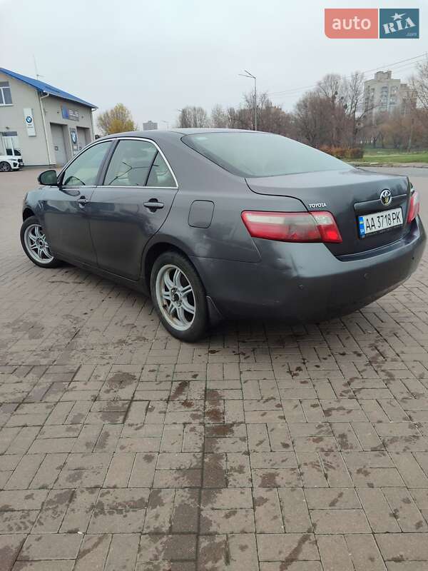 Седан Toyota Camry 2011 в Києві