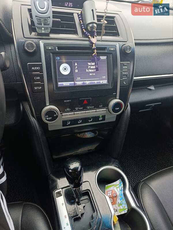 Седан Toyota Camry 2015 в Львове