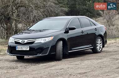 Седан Toyota Camry 2013 в Бобринці