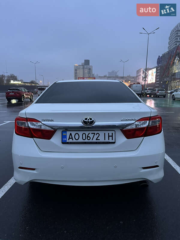 Седан Toyota Camry 2011 в Киеве