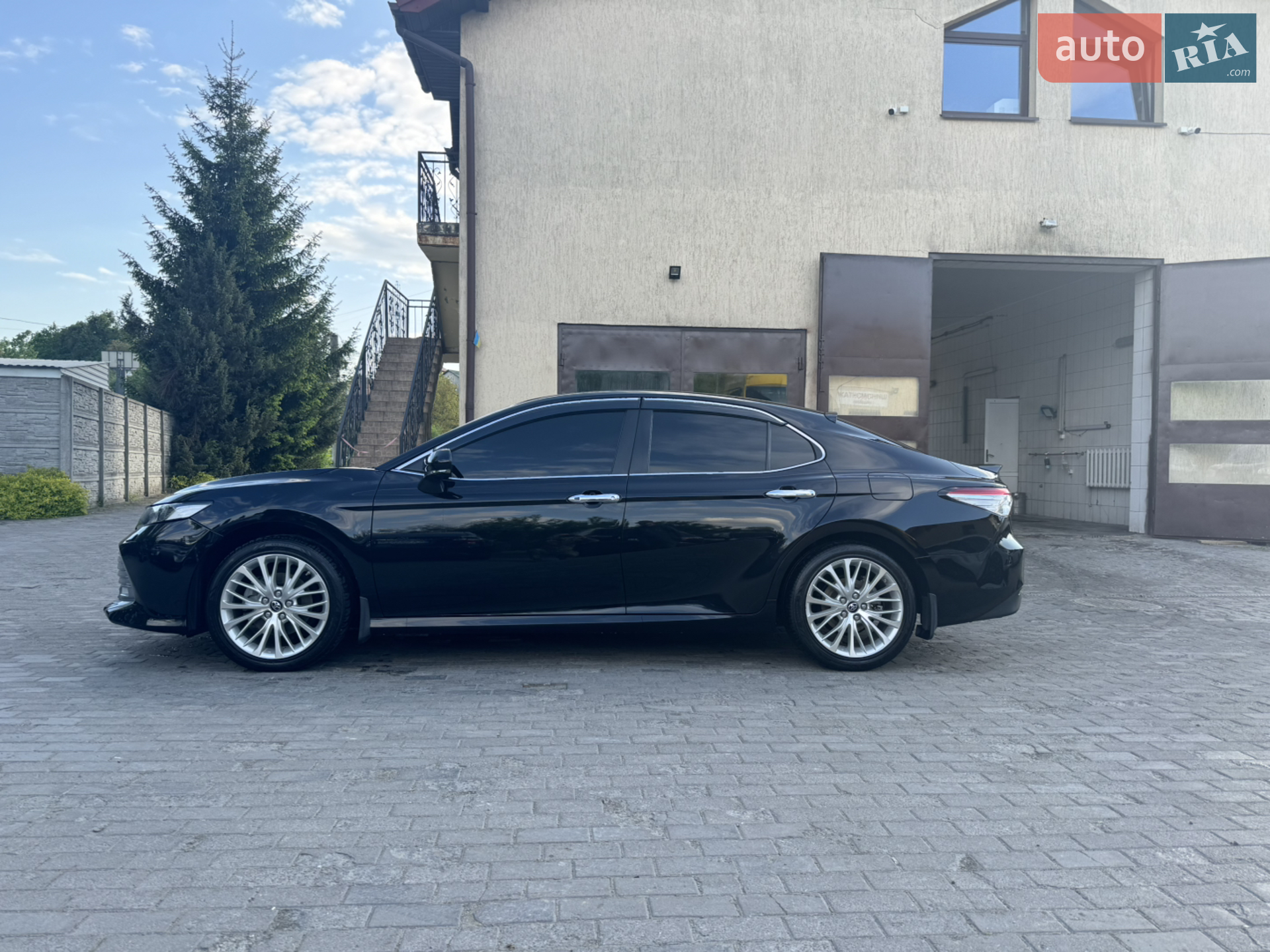2019 Toyota Camry - мініатюра 3
