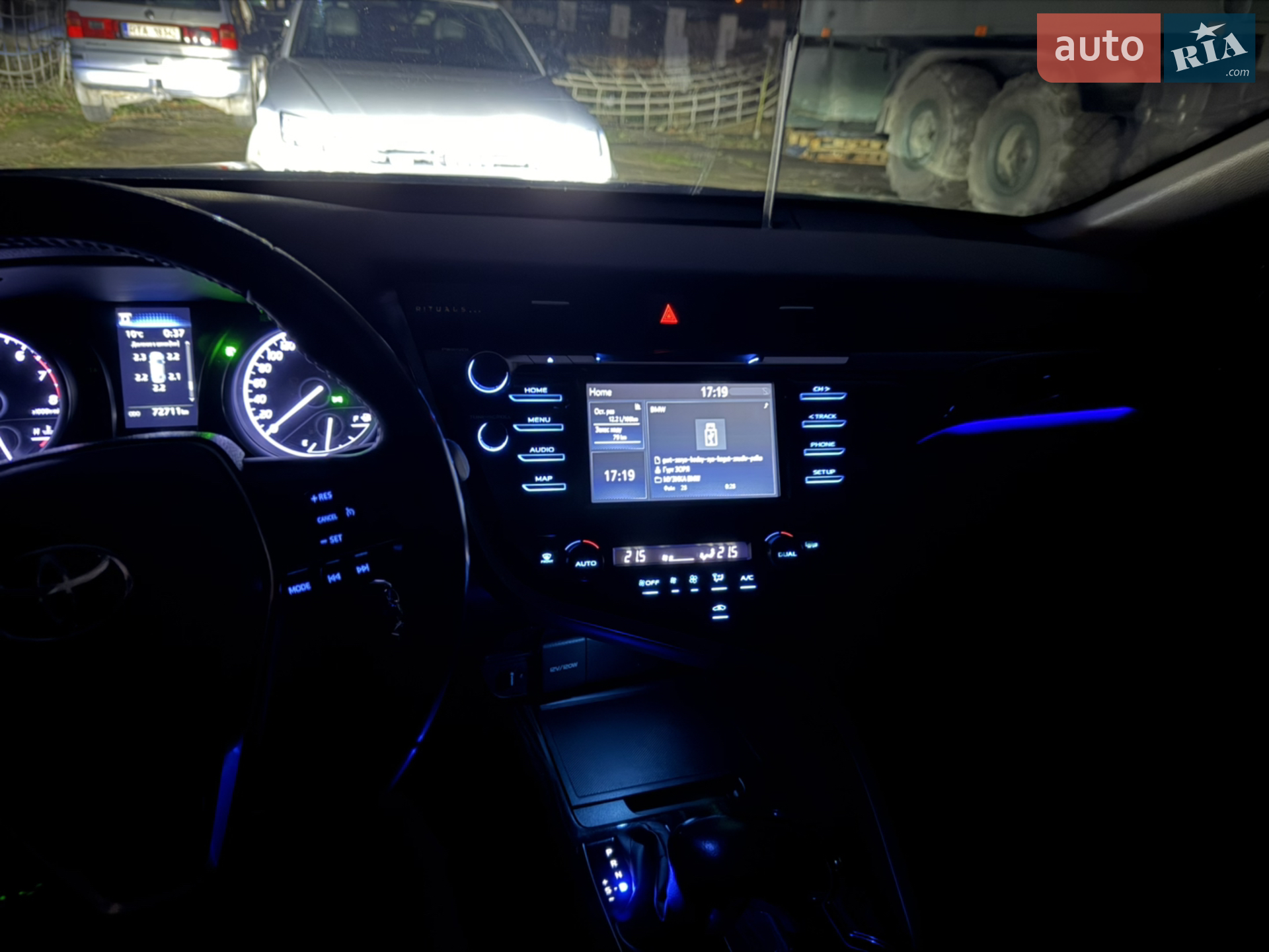 2019 Toyota Camry - мініатюра 18