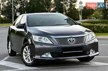 Седан Toyota Camry 2011 в Києві