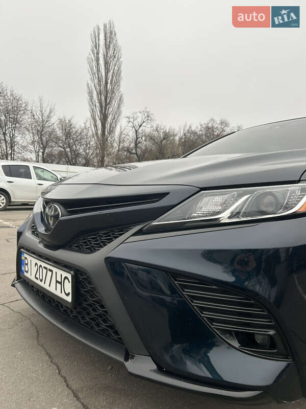 Седан Toyota Camry 2018 в Кременчуге