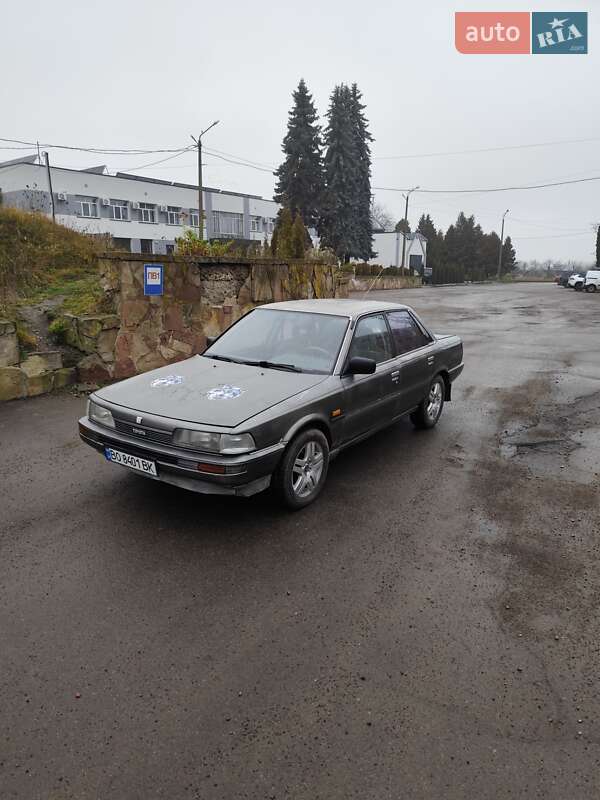 Toyota Camry 1989 Toyota Camry 1989