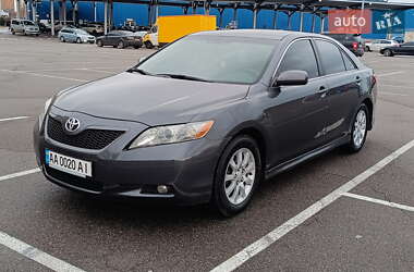 Седан Toyota Camry 2006 в Києві
