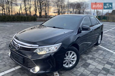 Седан Toyota Camry 2015 в Вінниці