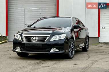 Седан Toyota Camry 2012 в Днепре