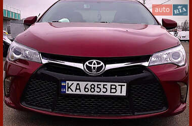 Седан Toyota Camry 2017 в Киеве