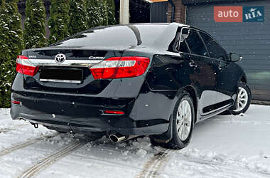 Седан Toyota Camry 2011 в Киеве