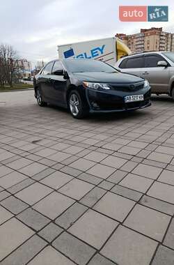 Седан Toyota Camry 2013 в Виннице