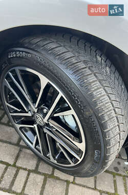 Седан Toyota Camry 2024 в Ивано-Франковске