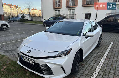 Седан Toyota Camry 2024 в Ивано-Франковске