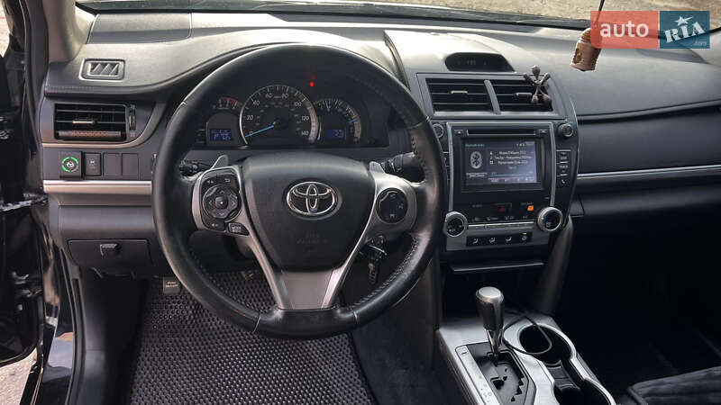 Седан Toyota Camry 2014 в Києві