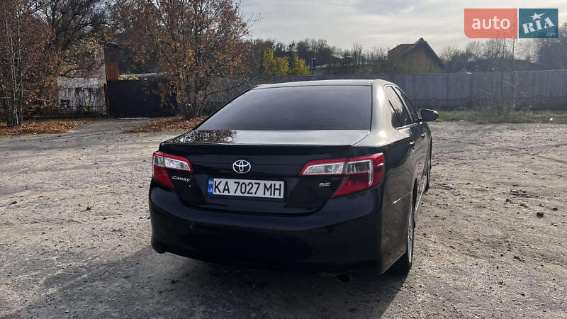 Седан Toyota Camry 2014 в Києві