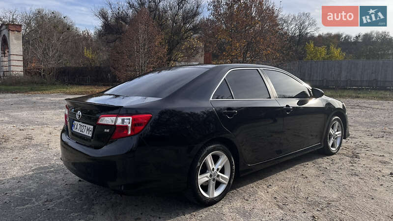 Седан Toyota Camry 2014 в Києві