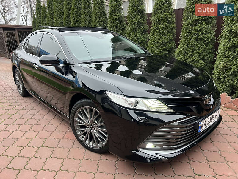 Toyota Camry 2019