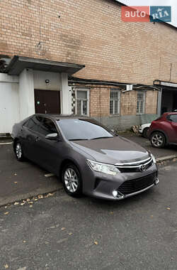 Седан Toyota Camry 2016 в Києві