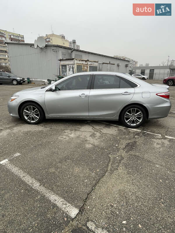 Седан Toyota Camry 2015 в Києві