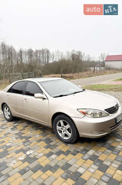 Седан Toyota Camry 2004 в Козельце