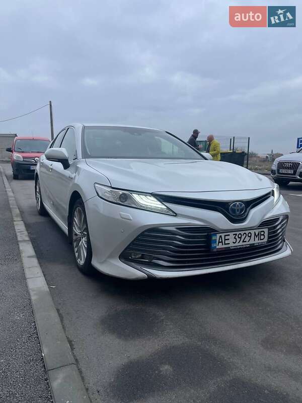 Toyota Camry 2019