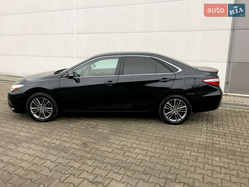 Седан Toyota Camry 2015 в Києві