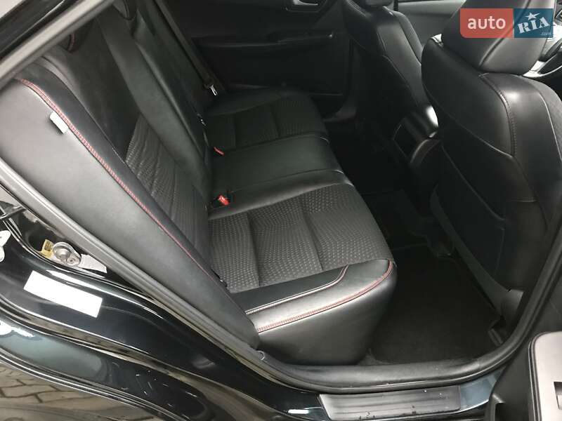 Седан Toyota Camry 2015 в Києві