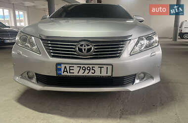 Седан Toyota Camry 2013 в Миргороде
