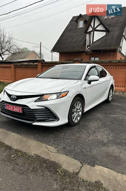 Седан Toyota Camry 2019 в Києві
