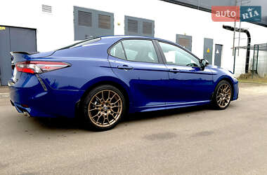 Седан Toyota Camry 2023 в Киеве