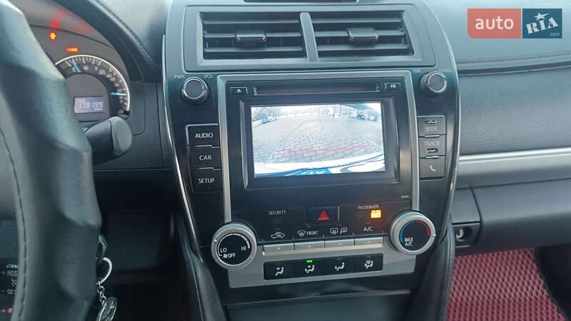 Седан Toyota Camry 2014 в Чернівцях