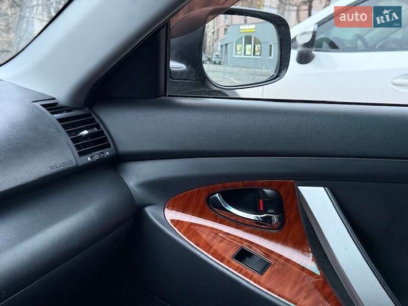 Седан Toyota Camry 2008 в Києві