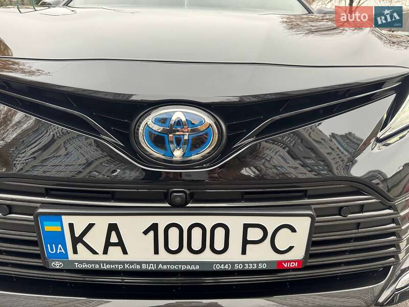 Седан Toyota Camry 2023 в Києві