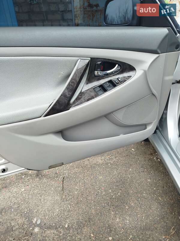 Седан Toyota Camry 2006 в Кам'янському