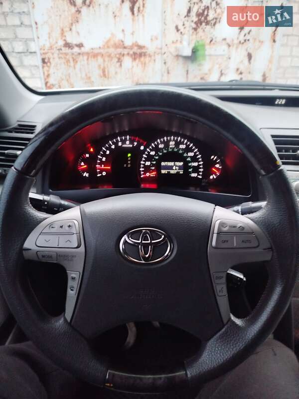 Седан Toyota Camry 2006 в Кам'янському