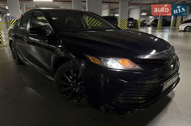 Седан Toyota Camry 2017 в Одессе