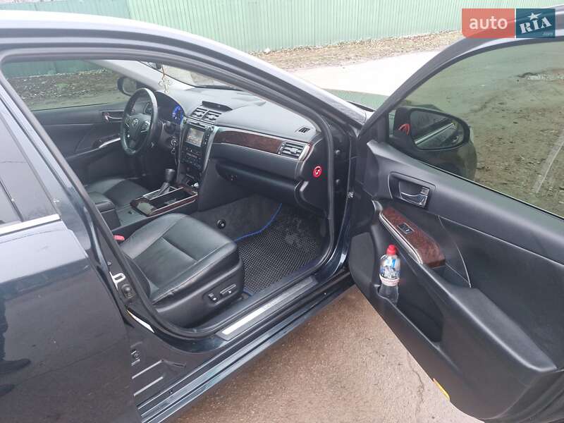 Седан Toyota Camry 2017 в Полтаве