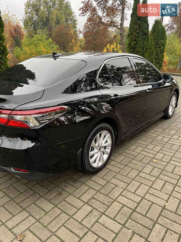 Седан Toyota Camry 2022 в Киеве