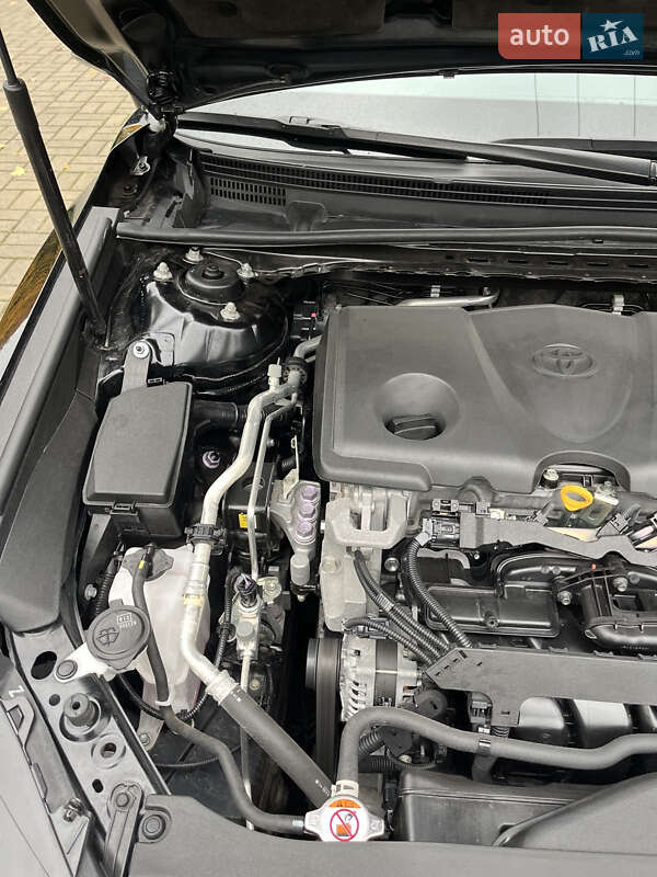 Седан Toyota Camry 2022 в Киеве