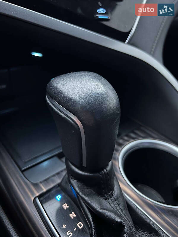 Седан Toyota Camry 2018 в Павлограде