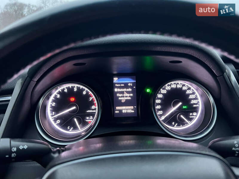 Седан Toyota Camry 2018 в Павлограде