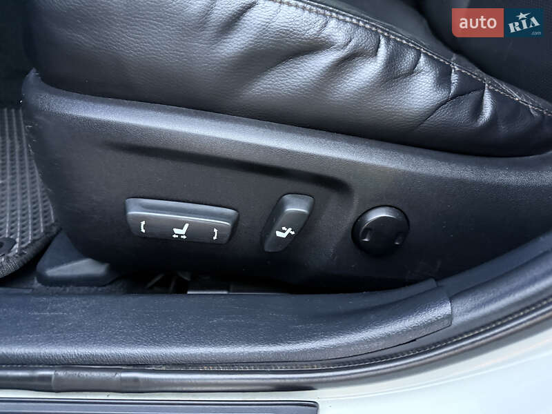 Седан Toyota Camry 2012 в Дніпрі