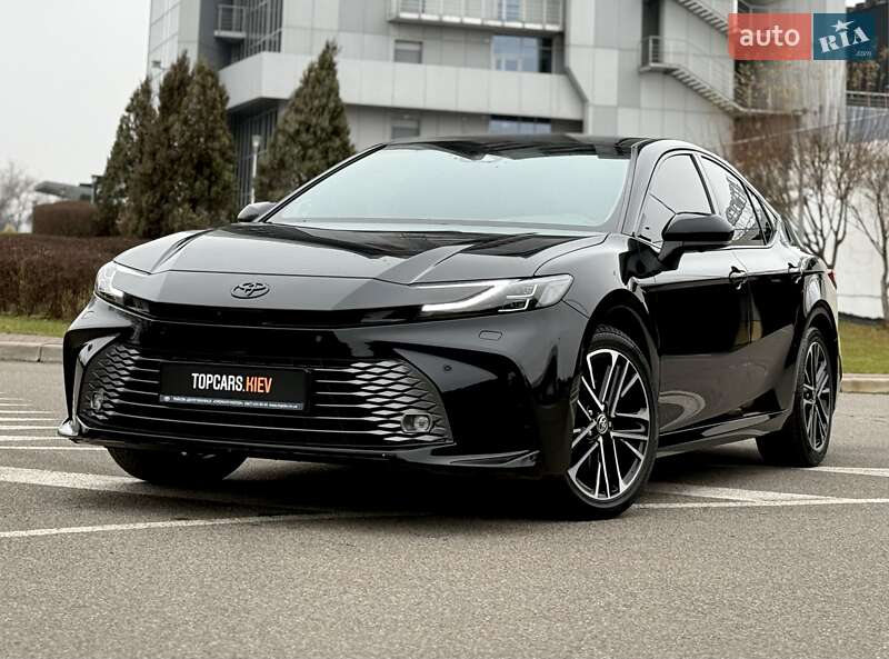 Седан Toyota Camry 2024 в Києві